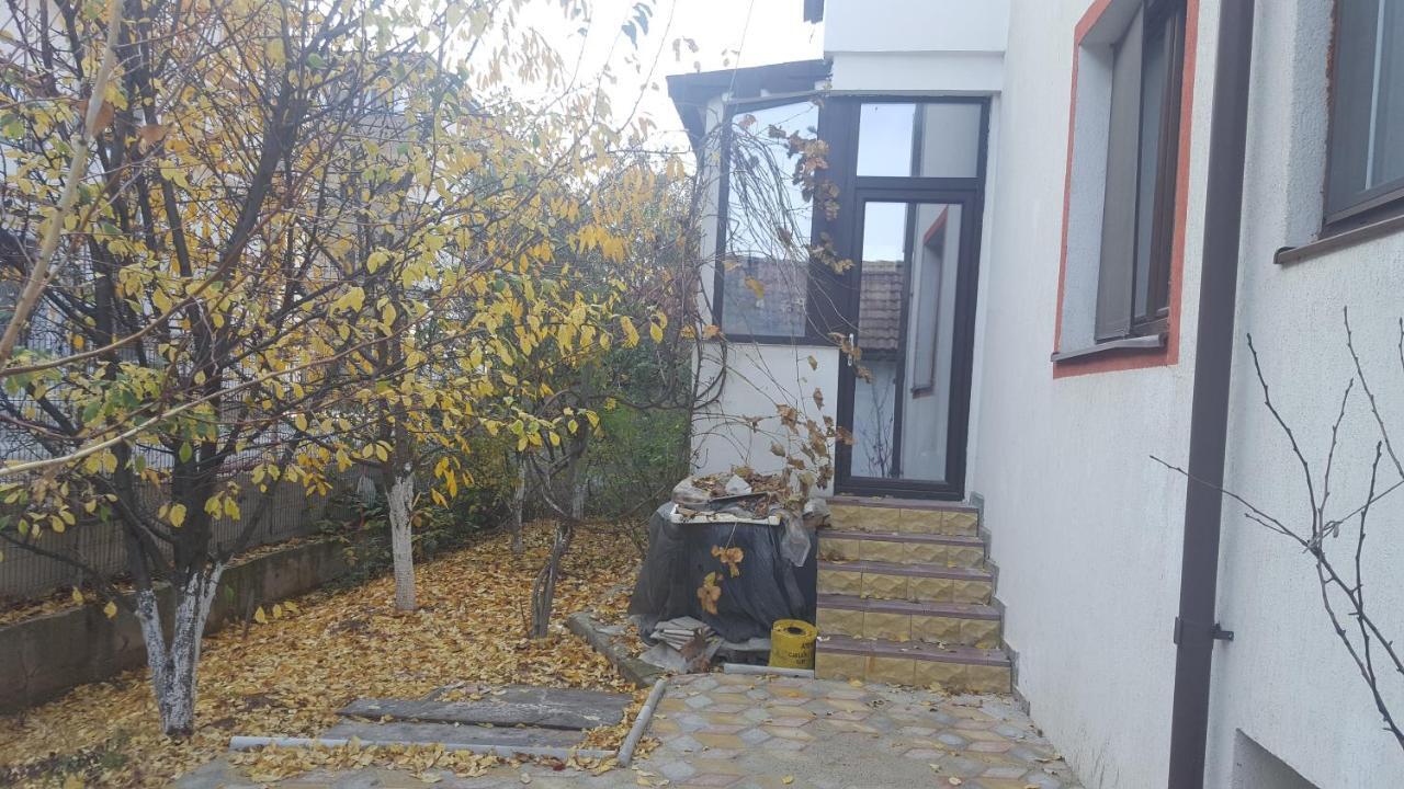 Casa Soarelui Apartment Rosu Bagian luar foto